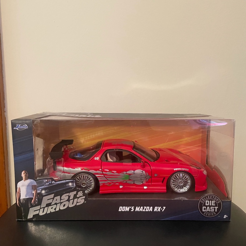 1:24 Fast and Furious Dom’s Mazda RX7 diecast car